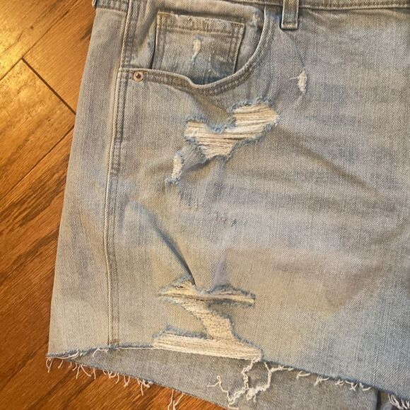 NWT Old Navy, boyfriend jean shorts, size 14, distressed, high waisted - Picture 3 of 9